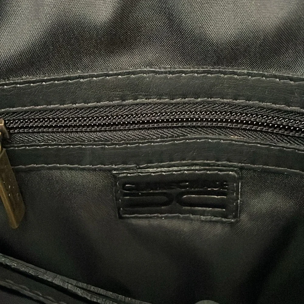 Claire Chase Black Leather Versailles Man Bag Columbia South America